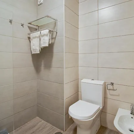 Apartamento 2bd Pool Balcony Wifi Ac Parking 250m Albufeira