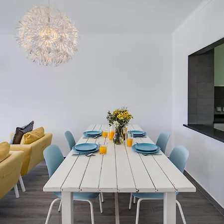 2bd Pool Balcony Wifi Ac Parking 250m 아파트 *